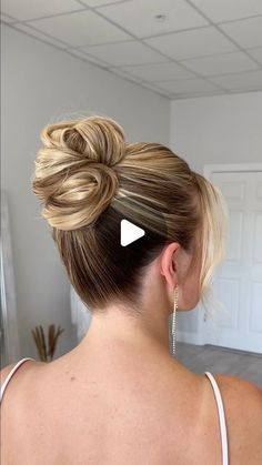 Bridal Updo Elegant, Sleek High Bun Bridal Hair, Updue Hairstyles For Prom, Elegant High Bun Hairstyles Tutorial, High Buns For Wedding, Sleek High Updo Wedding, Up Do High Bun, High Bun Up Do, Simple Buns For Long Hair