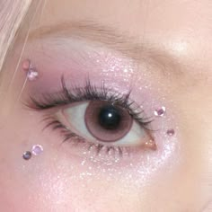 xhs purpletiitty | eye makeup look purple Purple Eyeshadow Blue Eyes, Valentines Makeup Look, Makeup Look Purple, Purple Eye Shadow, Lavender Makeup, Idol Makeup, Lilac Eyeshadow, Concert Makeup, Doll Eye Makeup