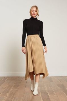 Plisket Skirt Outfit, Skirt Outfit Casual, Plisket Skirt, Small Skirt, Long Skirt Outfits, Outfits Modest, Work Chic, Skirt Pleated, Pleated Skirts