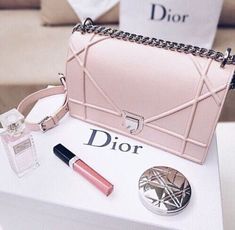 Image about pink in Bags 👜 by Zoé on We Heart It Dior Purse, Ellie Saab, Lv Handbags, Quality Handbags, Prada Handbags, Purses Designer, Ok Ru, Gucci Handbags