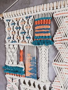 there are many different types of weavings on this wall hanging project that is easy to make