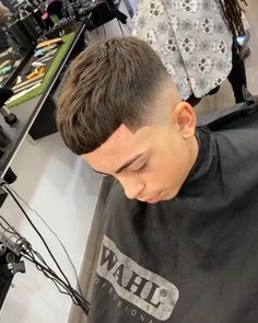 Tacuache Hair Cuts, Kaskade Haircut, Outfit Ideas For Men Summer, Men Casual Summer Outfits, Men Summer Outfit Ideas, Outfit Ideas For Men Casual, Casual Summer Outfits Men, Men Short Hair Fade, Nice Short Haircuts