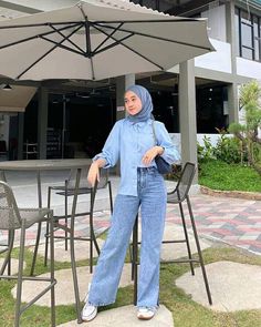 Wide Jeans Outfit, Style Hijab Simple, Sky Blue Outfit, Ootd Hijab Style, Stylish Outfits Casual, Hijab Trends