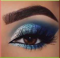 #azul #ojos #maquillajedeojos #belleza #coloresvibrantes Navy Blue Makeup, Kosmetyki Mary Kay, Blue Eyeshadow Makeup, Quinceanera Makeup, Silver Eye Makeup, Blue Eyeshadow Looks, Eye Makeup Images, Blue Makeup Looks, Silver Makeup