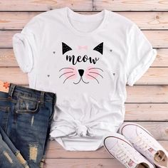 Cat Shirt Pattern, Cat Tshirt Design, Tshirt Design Ideas, Cat Tee Shirts, Women Tshirts, T Shirt Painting, Custom T Shirt Printing, Cat Lover Shirt, Funny Shirts Women