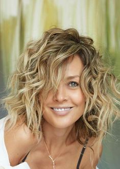 40 Hairstyles, Short Curly Hairstyles For Women, Short Wavy Haircuts, Thick Wavy Hair, Wavy Haircuts, Thick Curly Hair, Haircuts For Wavy Hair, Short Wavy Hair