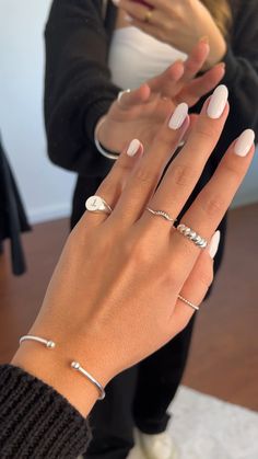 Silver Jewerly Girl Aesthetic, Clean Girl Rings Aesthetic, Nail And Ring Aesthetic, Prata Aesthetic, Tous Jewelry, Long Red Nails, Soft Nails, Really Cute Nails, Girls Nails