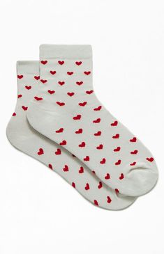 Heart Socks Cute Fall Socks, Hart Socks, Heart Socks Aesthetic, Brandy Melville Heart Socks, Cool Socks Aesthetic, Christmas Wishlist For Teens, Red Heart Socks, Cute Socks Aesthetic, Socks With Hearts