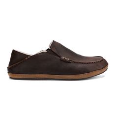 Moloā Men's Leather Slippers - Dark Wood | OluKai Leather Slippers For Men, European Shoes, Men's Slippers, Casual Athletic, Leather Slippers, Comfortable Sandals, Kids Boots, Mens Slippers, Nubuck Leather