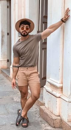 Gay Fashion- Giving Us Some Major Fashion Goals #menfashion #style #fashion Gay Outfits, Gay Outfit, Short Men, Gay Fashion, Queer Fashion