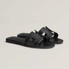 In Excellent Condition. Oran Hermes Sandals, Black Calf Leather Sandals For Summer, Luxury Black Sandals With Leather Lining, Hermes 2023, Hermes Sandals, Hermes Oran Sandals, Hermes Style, Designer Slides, Dr Shoes