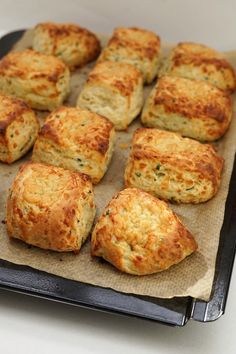 there are many biscuits on the baking sheet