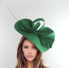 Emerald Bright Green Statement Fascinator Womans Hat Kentucky Derby Oaks Ascot Weddings Garden Cocktail Tea Parties Church Hatinator - Etsy Fitted Green Top Hat For Garden Party, Green Structured Crown Mini Hat For Kentucky Derby, Green Mini Hat With Structured Crown For Kentucky Derby, Elegant Green Boater Hat With Curved Brim, Green Structured Mini Hat For Kentucky Derby, Green Mini Hat With Curved Brim For Wedding, Green Wide Brim Fascinator For Wedding, Elegant Green Mini Hats With Short Brim, Elegant Green Mini Hat With Short Brim