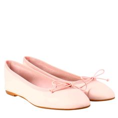 Woman's unlined ballerina in powder-colored smooth leather

Full grain leather
Unlined

Sole in microlite

Made in Italy

Composition:
 Upper: 100% Leather
 Bottom: Rubber and Leather
 Insole: 100% Leather Luxury Pink Ballet Flats For Women, Luxury Pink Leather Flats, Pink Leather Ballet Flats, Beige Leather Slip-on Ballet Flats, Luxury Pink Ballet Flats With Leather Sole, Mid Size Outfits, Womens Ballet Flats, Face Powder, Ballerinas