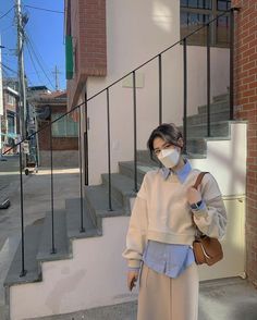 Skateboard Girl, Fashion Attire, Korea Fashion, Spring Outfits Casual, Aesthetic Fashion, Daily Outfits, Ideas Style, Korean Girl