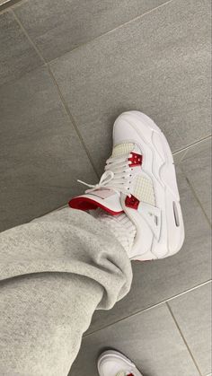 Air Jordan 5 Women, Nike Air Jordan 4 Outfit, Nike Jordan 4 Outfit, Jordan 3 Aesthetic, Air Jordan 3 Retro Outfit, How To Style Jordan 4, Air Jordan 4 Metallic Red, Jordan 4 Style, Outfits With Jordan Retro 4