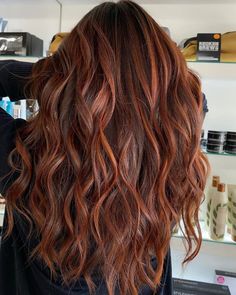 35 Auburn Hair Colors Perfect For Autumn Auburn Hair Colors, Hair Color Guide, Auburn Balayage, Hair Affair, Hair Color And Cut, Auburn Hair, Hair Color Balayage