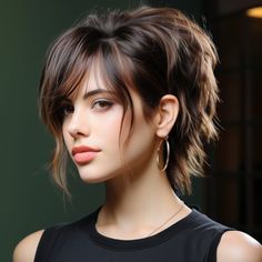 Quick Fix: Easy Short Hairstyles for Morning Routines Medium Shaggy Hairstyles, Rocker Hair, Short Haircuts With Bangs, Shaggy Short Hair, Swept Bangs, Layered Haircuts For Medium Hair, How To Cut Bangs, Short Bangs, Edgy Short Hair