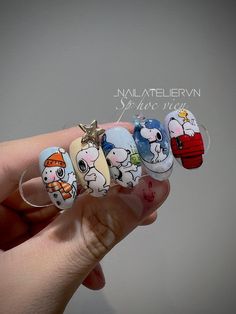 Snoopy Winter Nails, Character Christmas Nails, Christmas Snoopy Nails, Snoopy Nails Christmas, Cartoon Christmas Nails, Charlie Brown Christmas Nails, Snoopy Christmas Nails, Christmas Character Nails, Disney Nails Short