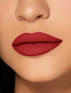 Lipstick Kylie, Winter Lip Color, Vampy Lips, Winter Lips, Lip Gloss Colors, Long Wear Lipstick, Creme Lipstick