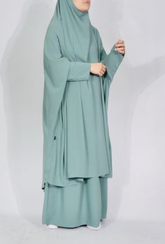 Stylish Abaya Stylish Abaya, Islamic Clothing Abayas, Celebrity Prom Dresses, Middle Eastern Fashion, Time Clothes