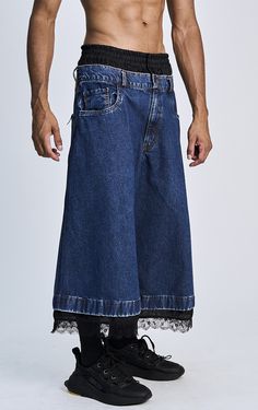 Bermuda Oversized Aplicação Renda Bermuda Aesthetic, Upcycling Aesthetic, Boys Don't Cry, Upcycling Ideas, Grunge Fairy, Upcycle Jeans, Afro Punk, Aesthetic Look, Fairy Grunge