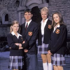 Amy Adams on the left! Cruel Intentions Outfits, Prep Aesthetic, Preppy Uniform, Rich School, Anne Winters, Estilo Gossip Girl, High Knee Socks Outfit