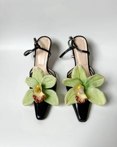 green cymbidium orchid appreciation 💚 #cymbidiumorchids #greenorchids #floweraesthetic #floweraccessories #handmadehairaccessories #handmadeearrings #shoeclips #flowerchoker Cymbidium Orchid, Cymbidium Orchids, Flower Shoes, Flower Choker, Handmade Hair Accessories, Flower Accessories, Shoe Clips, Orchid Flower, Hand Stitched