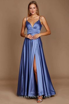 Formal Dress, Evening Dress, Prom Dress, Evening Gown, Homecoming Gown, Wedding Guest Dress, Evening Party, Red Carpet Gown, Bridesmaid Dress Prom Dress Green, Formal Gown, Maxi Dress Formal, Dress Spaghetti, La Fashion, International Fashion, Long Prom Dress, Prom Gown