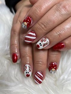 Nail Art Noel, Christmas Tree Nails, Red Christmas Nails, Tree Nails, Holiday Nail Designs, Cute Christmas Nails, Christmas Nails Easy, Christmas Gel Nails, Christmas Nail Art Designs