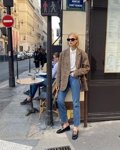 4 Back To Office Trend Pieces That Will Make You Excited Come To Work Camel Blazer Outfits Women, Plaid Blazer Outfit, Oversized Blazer Outfit, Back To Office, Capsule Wardrobe Casual, Classic Style Outfits, Blazer Outfit, Europe Fashion