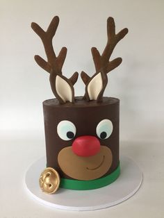 a cake decorated to look like a reindeer's head