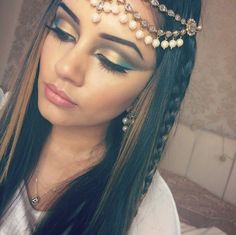 Princesa Egyptian Queen Makeup, Egyptian Goddess Costume Make Up, Cleopatra Halloween Makeup, Egyptian Princess Makeup, Eye Makeup Egyptian, Egyptian Make Up, Blonde Cleopatra, Cleopatra Makeup, Cleopatra Halloween