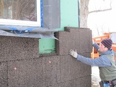 Put a cork in it: Natural renewable cork makes a comeback as home insulation Zero Energy House, Exterior Insulation, Ceiling Covering, Insulated Concrete Forms, Green Building Materials, Exterior Wall Cladding, Structural Insulated Panels, Home Insulation, Types Of Insulation