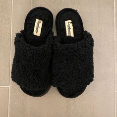 Dearfoams Cozy Comfort Woman’s Teddy Pile Scuff Slippers Size 5/6 Brand New Without Tags Smoke Free /Pet Free Home Black Casual Slippers For Indoor Use, Casual Black Indoor Slippers, Cozy Black Slippers For Indoor Use, Cozy Black Indoor Slippers, Comfy Black Indoor Slippers, Black Soft Slip-on Slippers, Super Soft Black Indoor Slippers, Cozy Super Soft Black Slippers, Cozy Black Super Soft Slippers