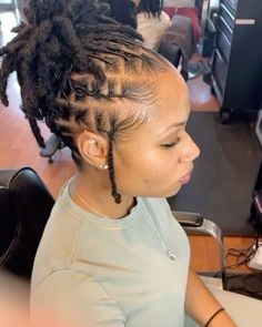 Simple Loc Hairstyles For Women, Twist Locs Hairstyles, Two Strands Twist, Lox Styles, Two Strand Twist Locs, Start Locs, Short Dread Styles, Pretty Updos, Hairstyles Locs