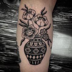 American Traditional Flower Pot Tattoo, Traditional Vase With Flowers Tattoo, American Traditional Bouquet, Flower Vase Back Tattoo, Mexican Vase Tattoo, Potted Flower Tattoo, Flower And Vase Tattoo, Modern Traditional Tattoos Black