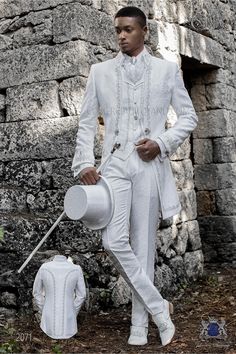 Groom Suit Vintage, Collar Frock, White Wedding Suits For Men, White Wedding Suit, Indian Jackets, Baroque Wedding, Suit Vintage, Dress Suits For Men