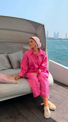 Hijabi Vacation, Modest Vacation Outfits, Hijabi Summer Outfits, Hijab Summer Outfits, Hijab Outfit Summer, Different Body Sizes, Thailand Outfit, Outfits Muslim