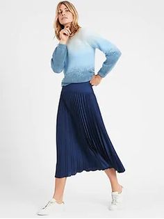 Women's Clothing - Shop New Arrivals | Banana Republic Blue Pleated Skirt Outfit, Pleated Midi Skirt Outfit, Banana Republic Outfits, Pleated Skirt Outfits, Reunion Outfit, Midi Skirt Outfits, True Cool Summer, Long Skirt Outfit, Date Looks