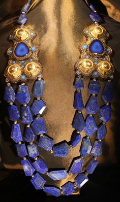 Faria Siddiqui, LLC. (All about the scale - big, chunky, lapis, gold and… Jewelry Quotes, Love Jewelry, Chunky Jewelry, Color Harmony, I Love Jewelry, Ethnic Jewelry, Bling Bling, Statement Jewelry