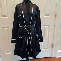 Shanghai Tang Black Silk Robe - 100% Silk And 100% Silk Lined - Embroidered Black Silk Robe, Sleepwear Black, Shanghai Tang, Silk Robe, Sleepwear Robe, Black Silk, Black Cream, Shanghai, Women's Intimates