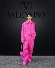 Valentino Menswear, Menswear 2020, Valentines Movies, Fashion Cowok, Mens Fashion Illustration, Queer Fashion