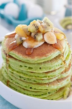 easy spinach pancakes Resep Pancake, Veggie Pancakes, Matcha Pancakes, Green Pancakes, Green Leafy Vegetables, Spinach Pancakes, Pancake Calories, Pancake Toppings, Pancakes Healthy