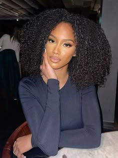 Dyed Hair Inspiration, Girls Natural Hairstyles, Natural Curls Hairstyles, Natural Hair Beauty, Black Curly Hair, Curly Hair Women, Favorite Hairstyles, Face Card, Curly Girl