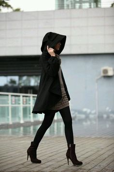 Olive mini dress with all black. Sukienki Maksi, Photography Tattoo, Scene Girl, Fall Fashion Coats, Wool Winter Coat, Modern Witch, Mode Casual, Looks Street Style, 가을 패션