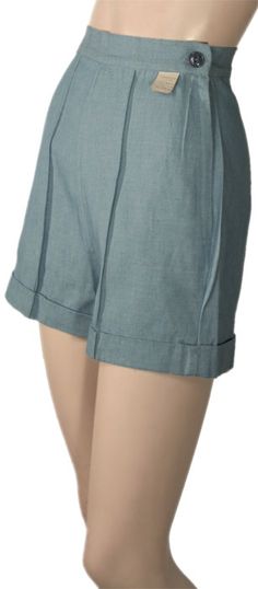 Vintage shorts! #vintagefashion Vintage Shorts Women, Retro High-waisted Shorts, 1950s Shorts Outfit, Vintage Summer Shorts, Fitted Vintage High Waist Shorts, Vintage Fitted Shorts With Short Legs, Vintage Outfits 40s 1940s Style, 50s Shorts, 1950s Fashion Casual