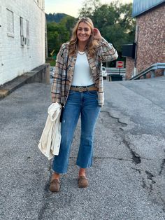 Medium High-Rise Cropped Kick Flare Jeans Cropped Flare Jeans Outfit Fall, Fall Flare Jeans Outfit, Flare Jeans Outfit Fall, Kick Flare Jeans Outfit, Cropped Flare Jeans Outfit, Flared Jeans Outfit Fall, Flare Jeans Fall, Flare Jeans Outfit, Jeans Outfit Fall