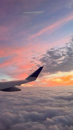 Pilot Career, Recreational Aircraft, Manifesting Vision Board, Dream Vacation Spots, Airplane Wallpaper, Airport Aesthetic, Just Magic, Cloud Drawing, Driving Photography