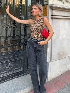 Item Types: High cut bodysuit top, women's party bodysuits, leopard print bodysuit, trendy tops for women​​​​Neckline: V-NeckLength: RegularClosure Type: PulloverElasticity: MediumFit Type: StraightWaistline: NaturalPattern Type: LeopardSleeve Length: SleevelessMaterial: PolyesterMaterial: Spandex Y2k Jumpsuit, Mesh Romper, Leopard Jumpsuit, Dirndl Outfit, Leopard Print Jumpsuit, Bandeau Tops, Summer Streetwear, Print Jumpsuit, Jumpsuit Outfit